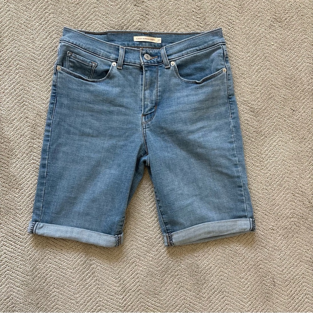 LEVI's Classic Bermuda Shorts 27 NWOT